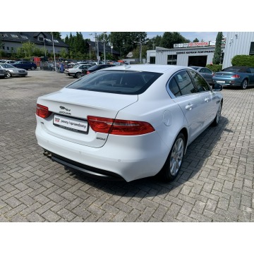 Jaguar XE  Sedan/Limuzyna 2016,  2.0 diesel, automat - Na sprzedaż za 75 899 zł - Kraków - zdjęcie 6