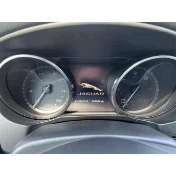 Jaguar XE  Sedan/Limuzyna 2016,  2.0 diesel, automat - Na sprzedaż za 75 899 zł - Kraków - zdjęcie 10