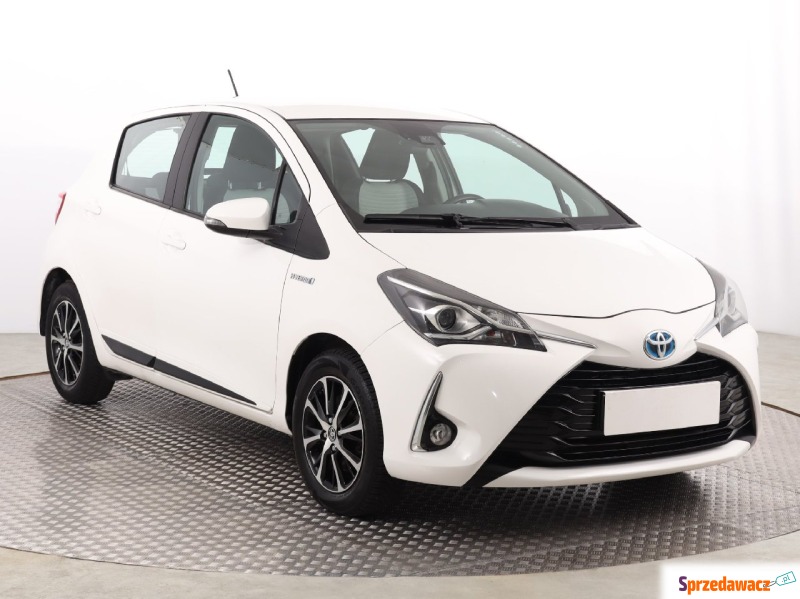 Toyota Yaris  Hatchback 2018,  1.5 benzyna - Na sprzedaż za 57 999 zł - Katowice