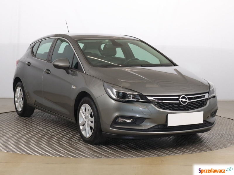 Opel Astra  Hatchback 2018,  1.4 benzyna - Na sprzedaż za 43 999 zł - Zabrze