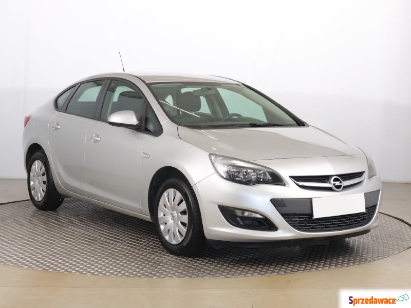 Opel Astra  Liftback 2013,  1.4 benzyna - Na sprzedaż za 27 999 zł - Zabrze