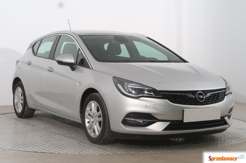 Opel Astra  Hatchback 2019,  1.2 benzyna - Na sprzedaż za 46 999 zł - Toruń