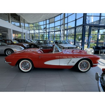 Chevrolet Corvette  Kabriolet 1961,  4.6 benzyna - Na sprzedaż za 719 000 zł - Kraków - zdjęcie 4