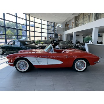 Chevrolet Corvette  Kabriolet 1961,  4.6 benzyna - Na sprzedaż za 719 000 zł - Kraków - zdjęcie 5