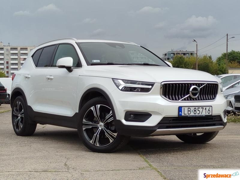 Volvo XC40  Terenowy 2018,  2.0 benzyna - Na sprzedaż za 124 900 zł - Warszawa