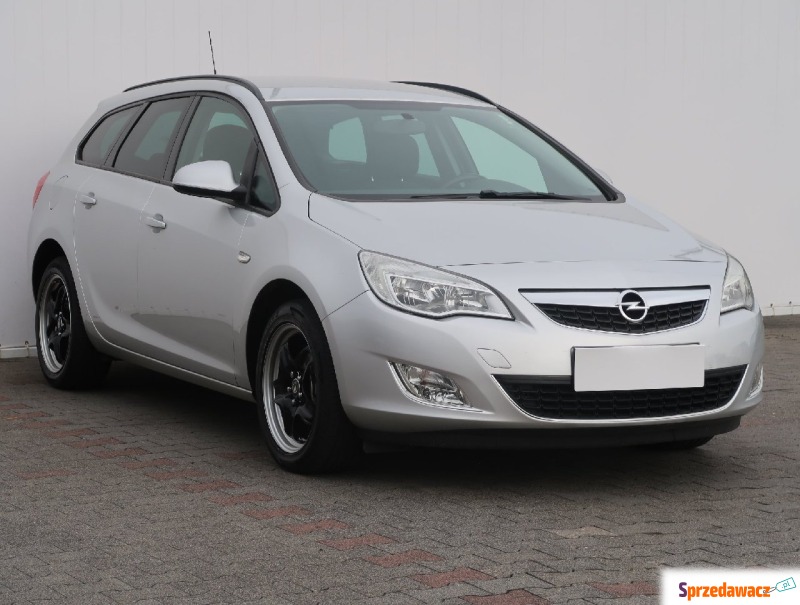 Opel Astra  Kombi 2011,  1.4 benzyna - Na sprzedaż za 25 999 zł - Bielany Wrocławskie