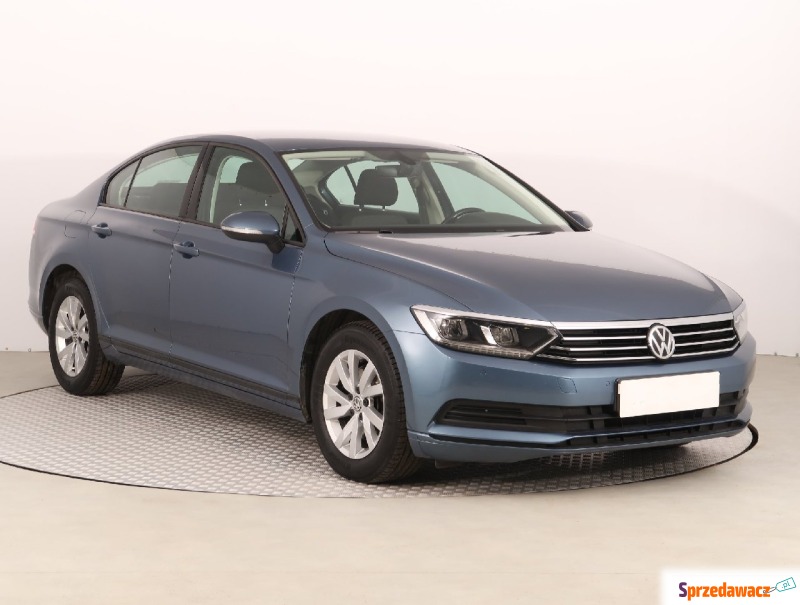 Volkswagen Passat  Liftback 2018,  1.5 benzyna - Na sprzedaż za 64 999 zł - Nowy Sącz