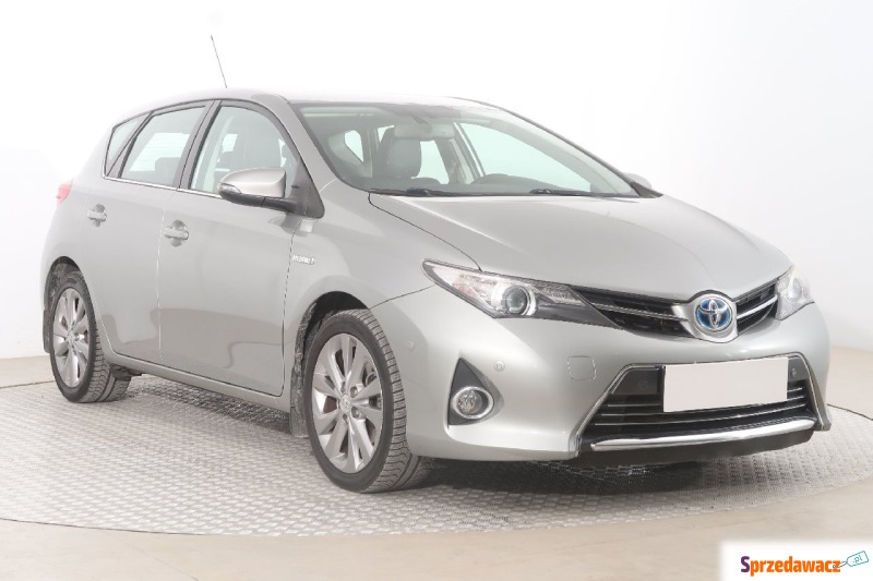 Toyota Auris  Hatchback 2013,  1.8 benzyna - Na sprzedaż za 53 999 zł - Czeladź