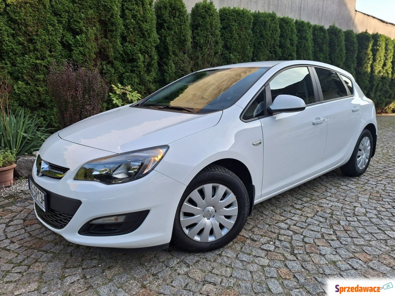 Opel Astra  Hatchback 2014,  1.6 benzyna - Na sprzedaż za 32 900 zł - Siewierz