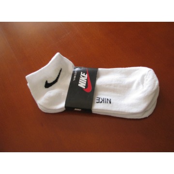 Białe niskie skarpetki Nike, stopki, 2 pary,... - Buty uniseks - Brzegi - zdjęcie 1