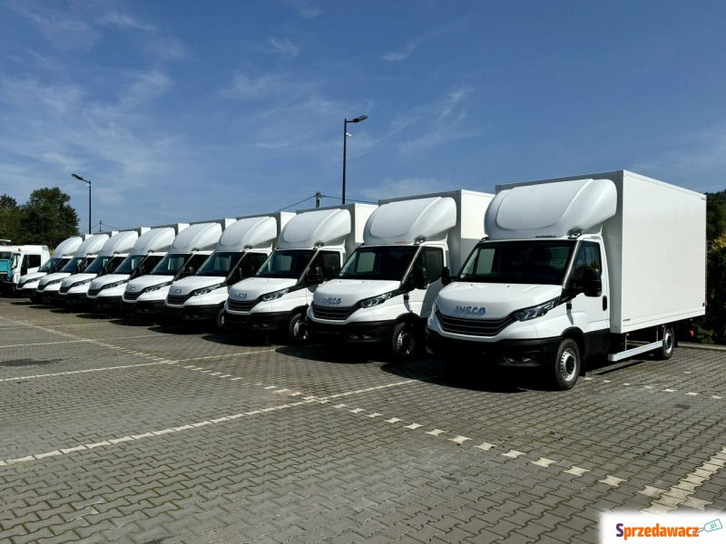 Iveco Daily 35S18 - 2023r Kontener + Winda 9-Palet... - Dostawcze i ciężarowe - Widełki