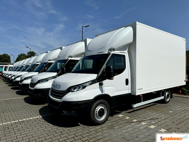 Iveco Daily 35S18 - 2023r Kontener + Winda 9-Palet... - Dostawcze i ciężarowe - Widełki