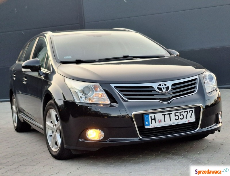 Toyota Avensis 2010,  1.8 benzyna - Na sprzedaż za 34 900 zł - Olsztyn