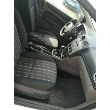 Ford Focus  Hatchback 2009,  1.6 diesel - Na sprzedaż za 4 499,00 zł - Fasty - zdjęcie 8