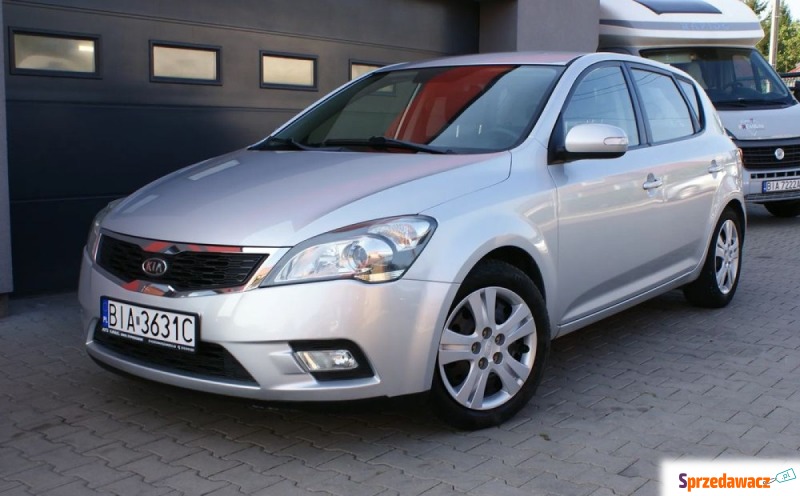 Kia Ceed  Hatchback 2011,  1.6 diesel - Na sprzedaż za 19 900 zł - Białystok