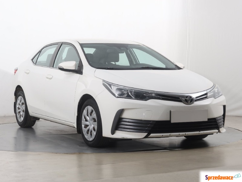 Toyota Corolla  Liftback 2017,  1.4 diesel - Na sprzedaż za 38 999 zł - Katowice