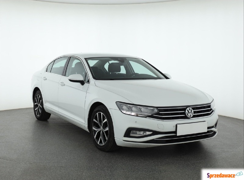 VW Passat 2.0 TDI (150KM), 2020 - Samochody osobowe - Piaseczno