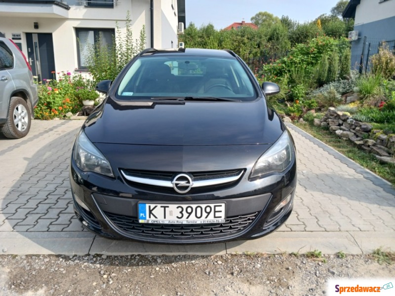 Opel Astra  Kombi 2012,  2.0 diesel - Na sprzedaż za 23 900 zł - Tarnów