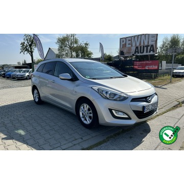 Hyundai i30 - 1,6 MPI/ Ledy/ Czujniki parkowania/6 Biegów/ Tempomat/ Bezwypadkowy