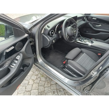 Mercedes - Benz C-klasa  Sedan/Limuzyna 2019,  1.6 diesel, automat - Na sprzedaż za 84 870 zł - Rybnik - zdjęcie 9
