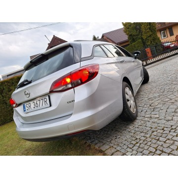 Opel Astra  Kombi 2017,  1.6 diesel - Na sprzedaż za 42 189 zł - Rybnik - zdjęcie 4