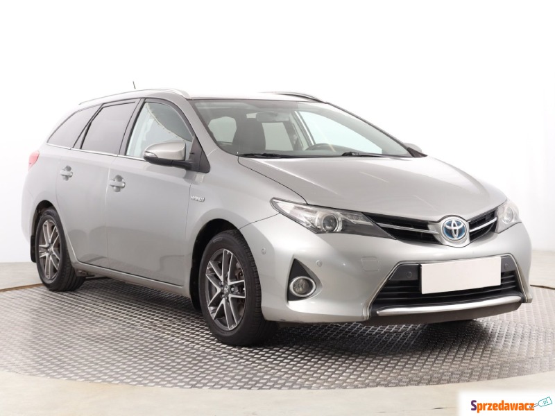 Toyota Auris Hybrid (136KM), 2014 - Samochody osobowe - Katowice