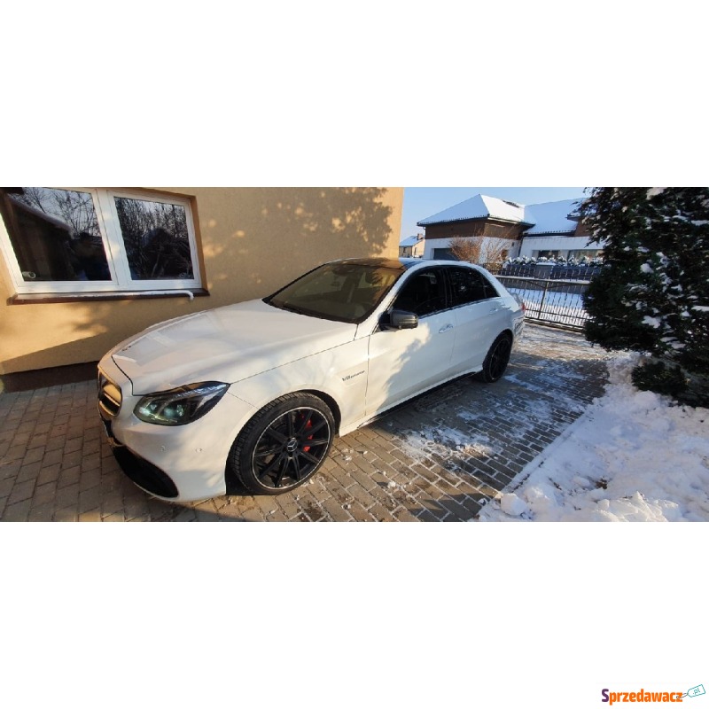 Mercedes - Benz E-klasa  Sedan/Limuzyna 2013,  5.5 benzyna - Na sprzedaż za 170 000 zł - Lębork