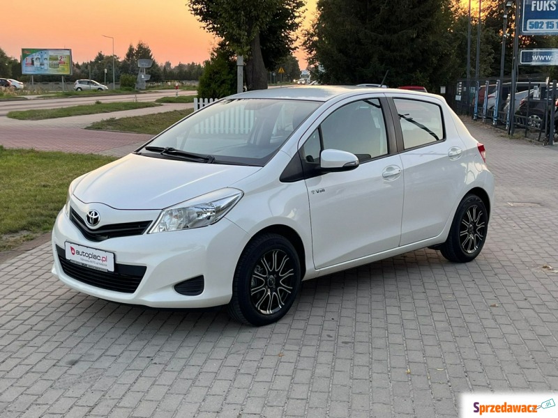 Toyota Yaris  Hatchback 2012,  1.4 benzyna - Na sprzedaż za 31 400 zł - Zduńska Wola