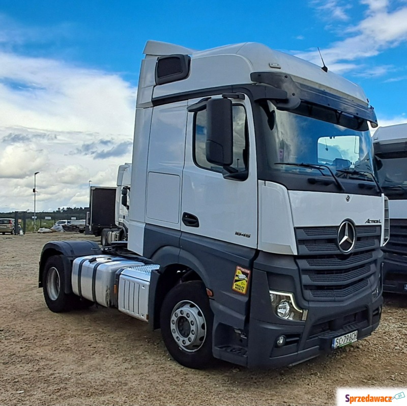 Mercedes Actros - 2022 - Ciągniki siodłowe - Komorniki