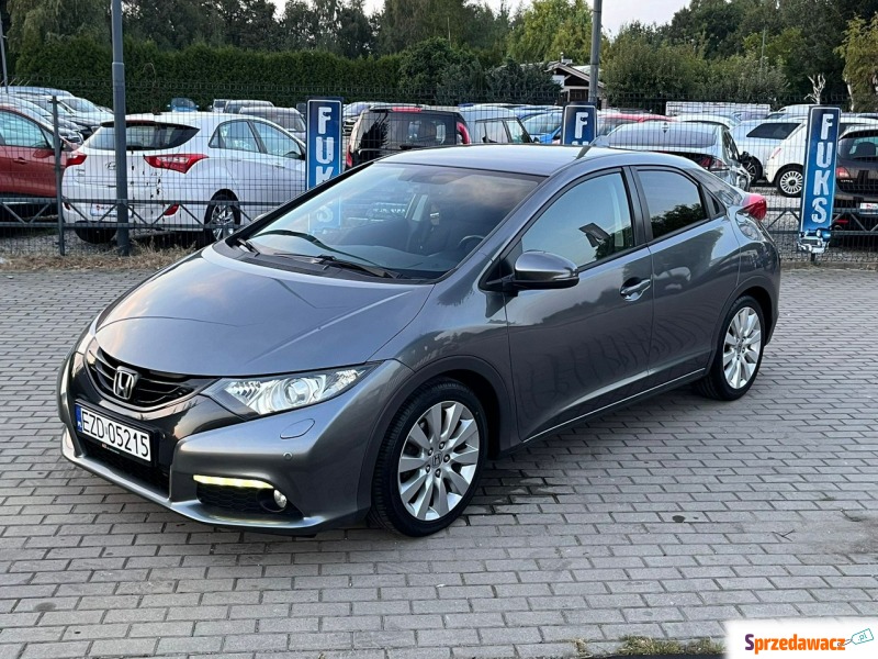 Honda Civic  Hatchback 2014,  1.8 benzyna - Na sprzedaż za 44 900 zł - Zduńska Wola