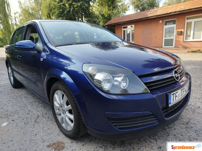 Opel Astra  Hatchback 2004,  1.4 benzyna - Na sprzedaż za 7 900,00 zł - Toruń