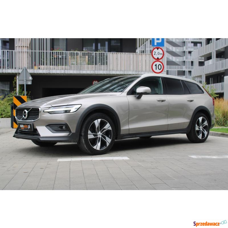 Volvo V60  Kombi 2019,  2.0 diesel - Na sprzedaż za 94 999 zł - Warszawa