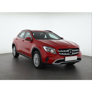 Mercedes GLA GLA 180 (122KM), 2017