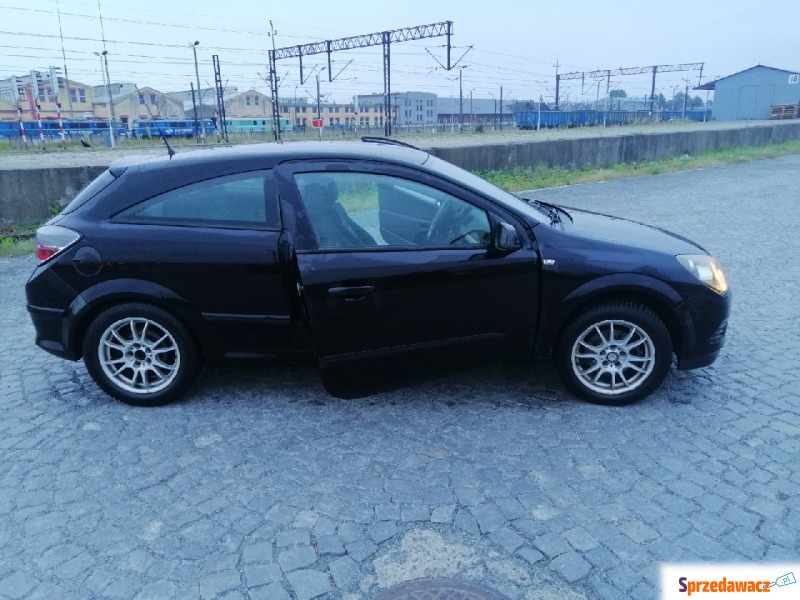 Opel Astra  Coupe/Sportowy 2005,  1.8 benzyna - Na sprzedaż za 11 000 zł - Nowy Sącz