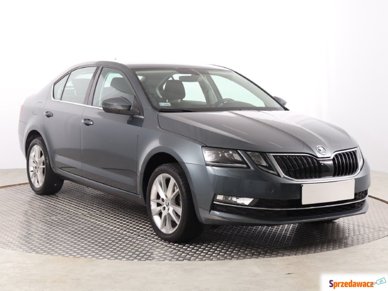 Skoda Octavia  Hatchback 2018,  1.5 benzyna - Na sprzedaż za 59 999 zł - Zabrze