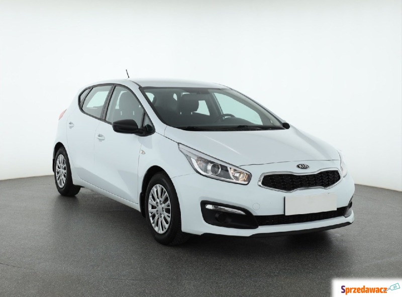 Kia Ceed  Hatchback 2016,  1.4 benzyna - Na sprzedaż za 45 999 zł - Piaseczno