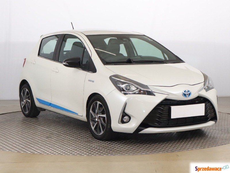 Toyota Yaris 1.5 Hybrid (100KM), 2017 - Samochody osobowe - Zabrze