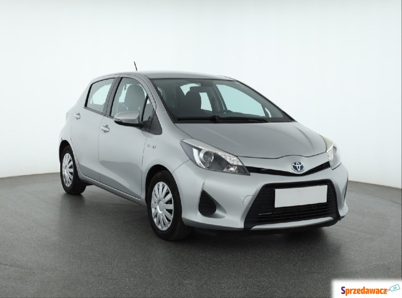 Toyota Yaris 1.5 Hybrid (100KM), 2014 - Samochody osobowe - Piaseczno