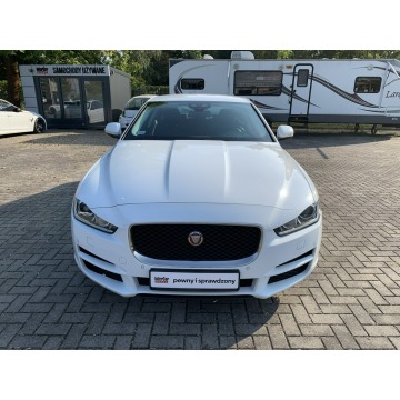 Jaguar XE  Sedan/Limuzyna 2017,  2.0 diesel, automat - Na sprzedaż za 79 900 zł - Kraków - zdjęcie 2