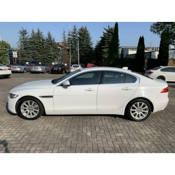 Jaguar XE  Sedan/Limuzyna 2017,  2.0 diesel, automat - Na sprzedaż za 79 900 zł - Kraków - zdjęcie 5