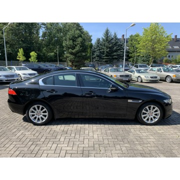 Jaguar XE  Sedan/Limuzyna 2017,  2.0 diesel, automat - Na sprzedaż za 85 501 zł - Kraków - zdjęcie 4