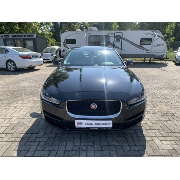 Jaguar XE  Sedan/Limuzyna 2017,  2.0 diesel, automat - Na sprzedaż za 83 901 zł - Kraków - zdjęcie 2