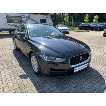 Jaguar XE  Sedan/Limuzyna 2017,  2.0 diesel, automat - Na sprzedaż za 83 901 zł - Kraków - zdjęcie 3