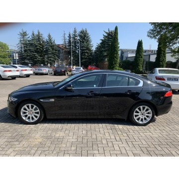 Jaguar XE  Sedan/Limuzyna 2017,  2.0 diesel, automat - Na sprzedaż za 83 901 zł - Kraków - zdjęcie 5
