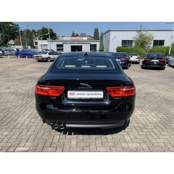Jaguar XE  Sedan/Limuzyna 2017,  2.0 diesel, automat - Na sprzedaż za 83 901 zł - Kraków - zdjęcie 7