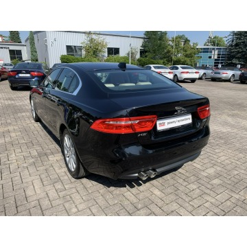 Jaguar XE  Sedan/Limuzyna 2017,  2.0 diesel, automat - Na sprzedaż za 83 901 zł - Kraków - zdjęcie 8
