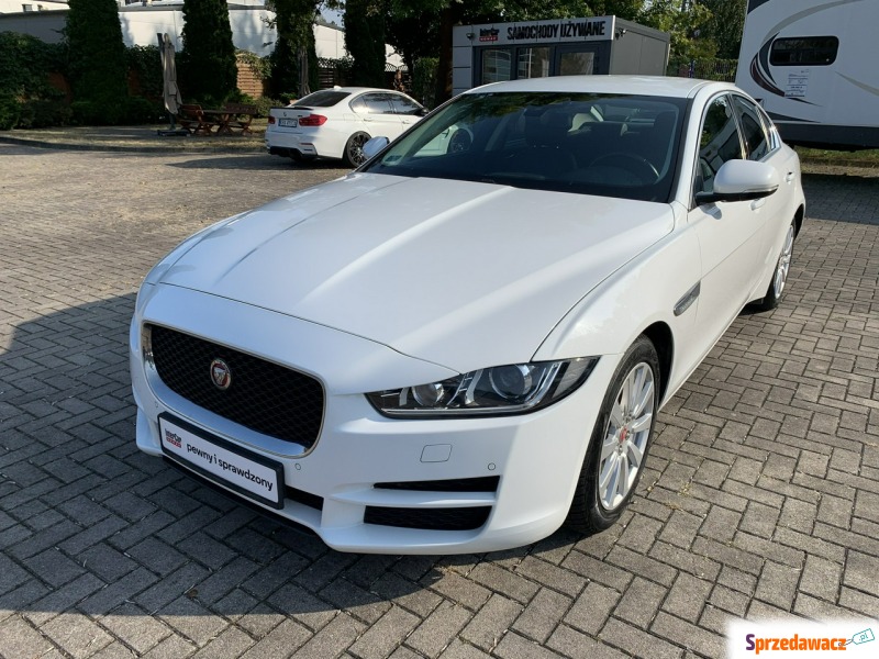 Jaguar XE 2.0d 180 KM - Samochody osobowe - Kraków