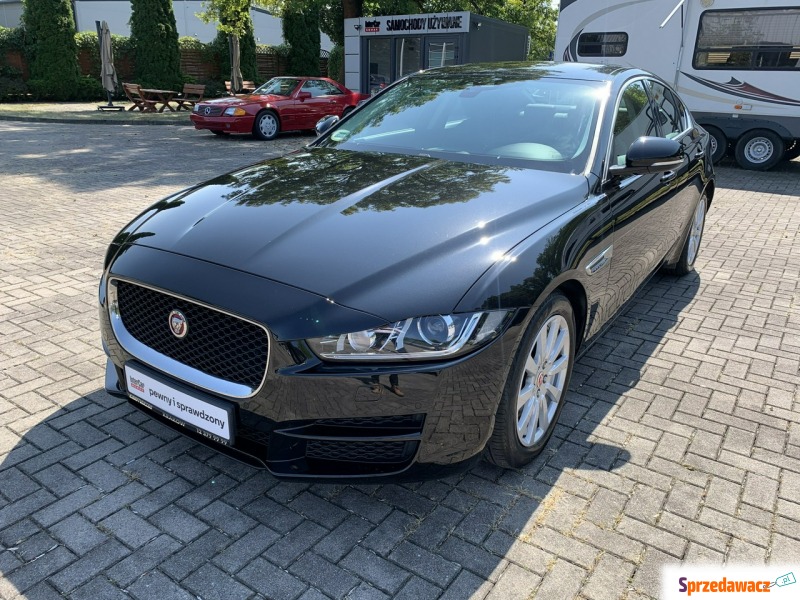 Jaguar XE 2.0d 180 KM - Samochody osobowe - Kraków