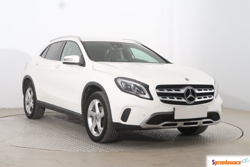 Mercedes - Benz GLA-klasa  SUV 2019,  1.6 benzyna - Na sprzedaż za 95 999 zł - Stalowa Wola