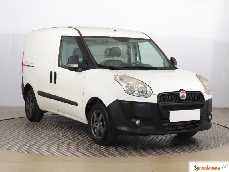 Fiat Doblo 1.3 MultiJet (90KM), 2014 - Samochody osobowe - Zabrze